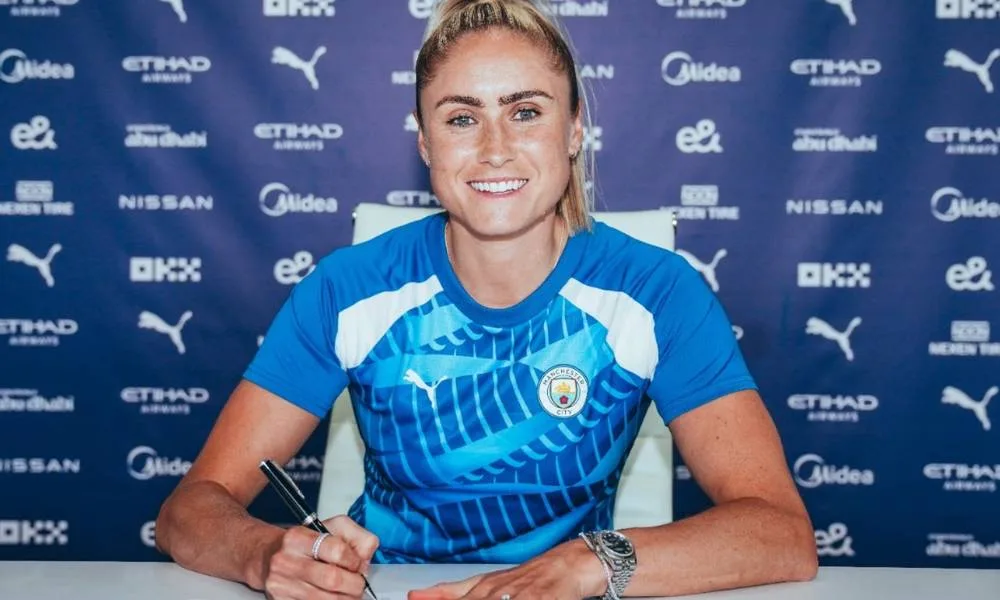 Former England captain Steph Houghton to retire at the end of the season