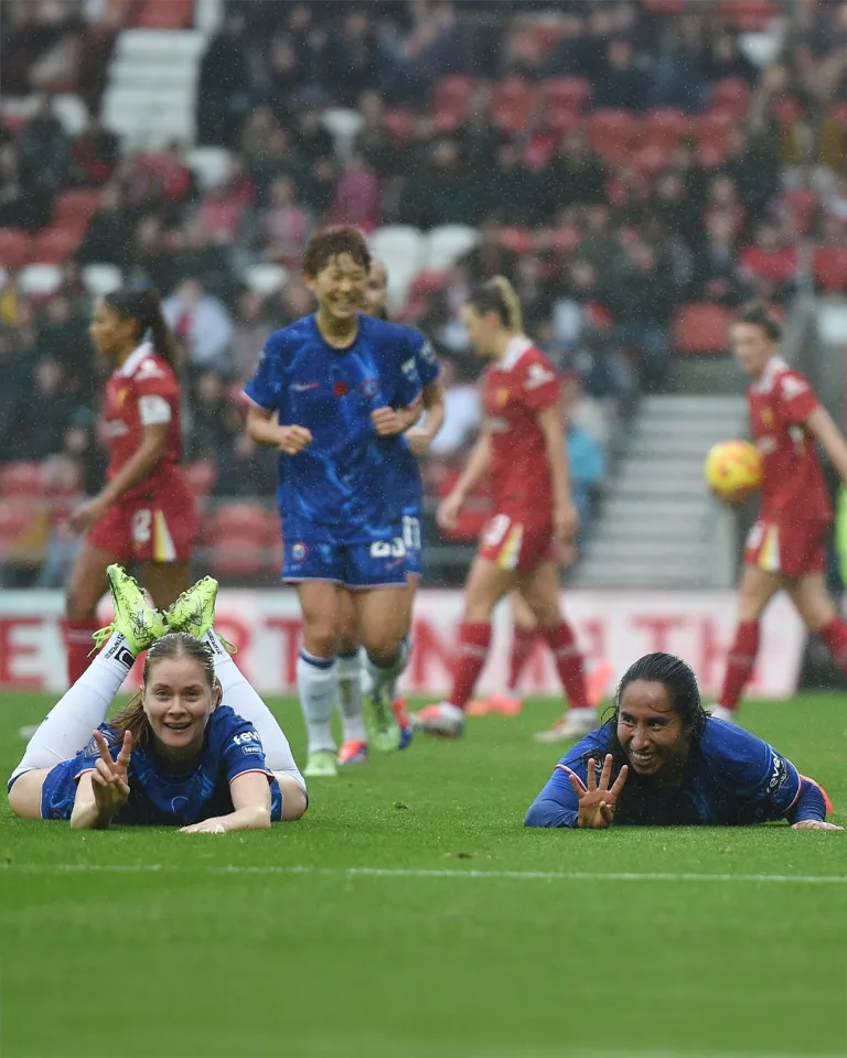 Chelsea maintain perfect start with win over Liverpool